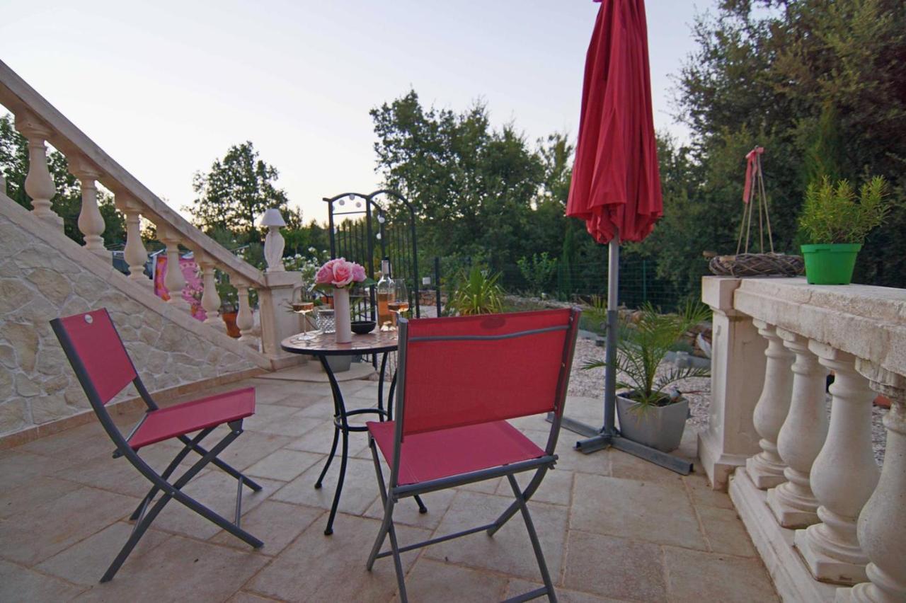 Chez Amali - Elegant Appartement De Vacances En Provence Avec Terrasse Brignoles Buitenkant foto